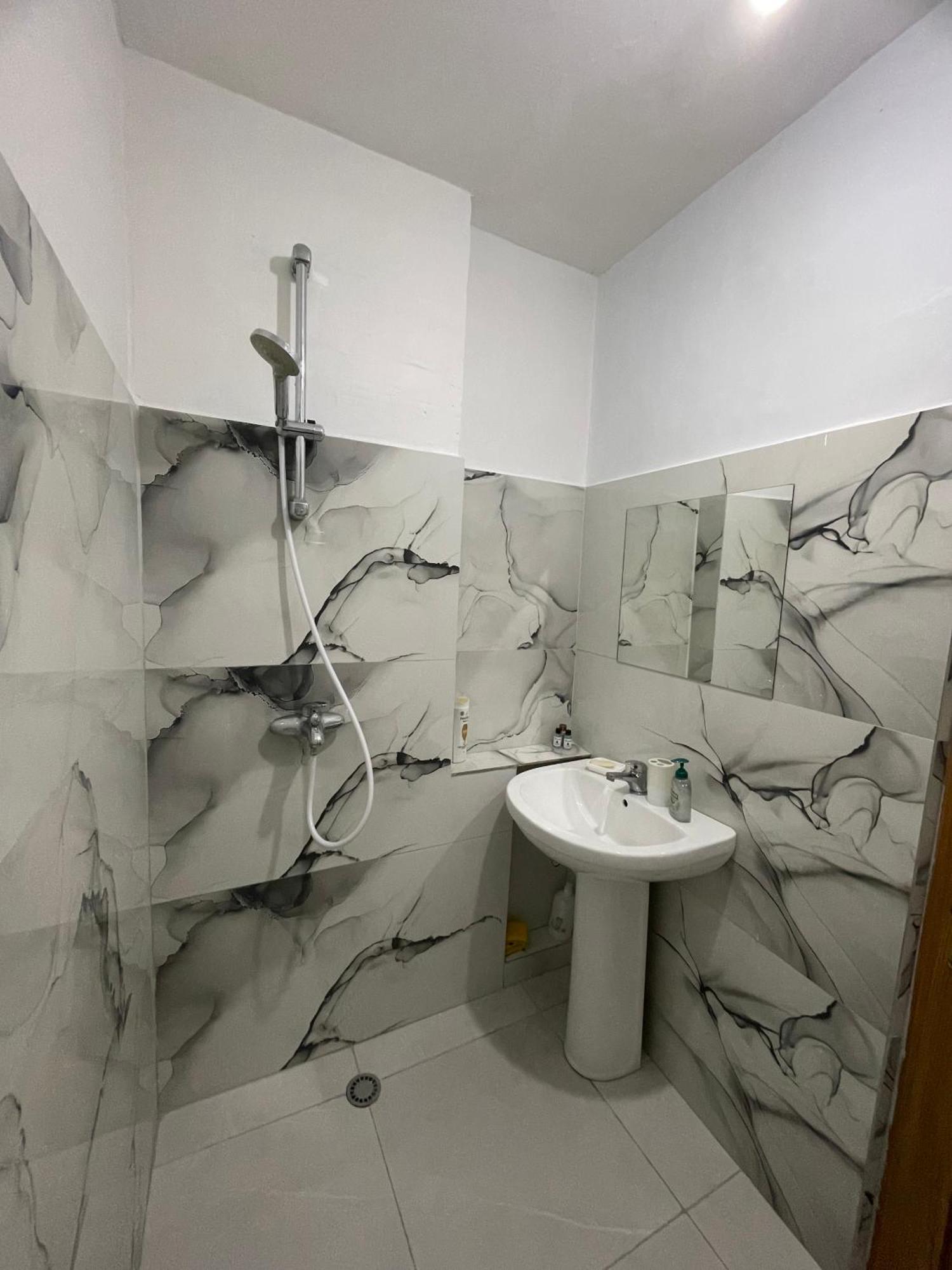 Agroni Rooms Tirana Kültér fotó